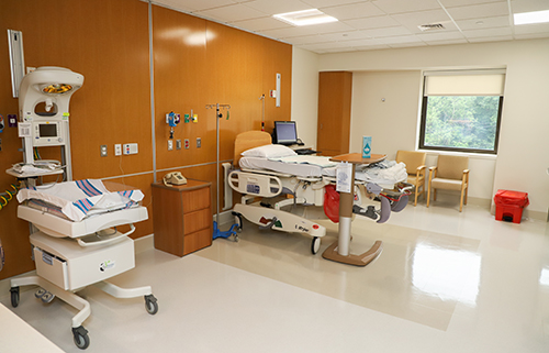 Birthing suite at Good Samaritan Hospital