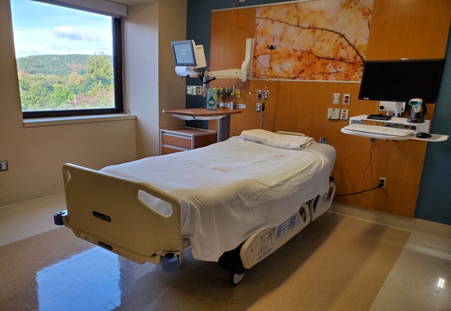 A suite at the Good Samaritan Hospital Weight Loss Institute